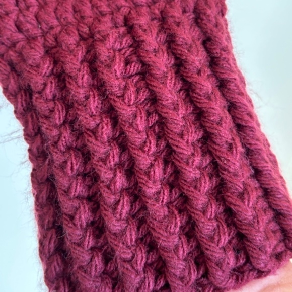 Hand knit burgundy open front cardigan with front pockets - Picture 7 of 8